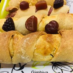 A picture of Sausage rolls.
