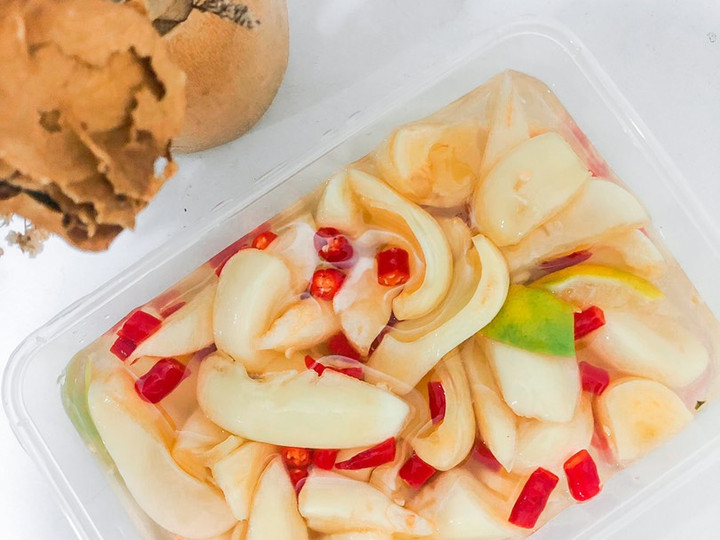Cara Gampang Menyiapkan Asinan Salak, Enak Banget