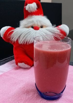 A picture of Pomegranate-Orange Cooler.