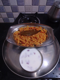 டமேட்டோபிரியாணி-தயிர் பச்சடி செய்முறை முக்கிய புகைப்படம்