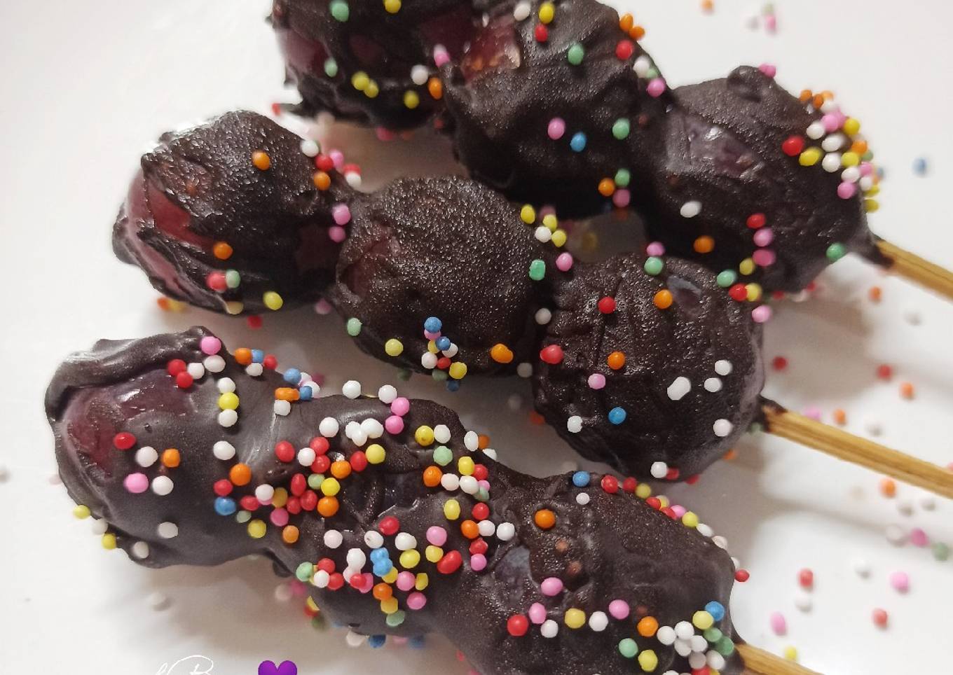 315. Es Sate Anggur Cokelat