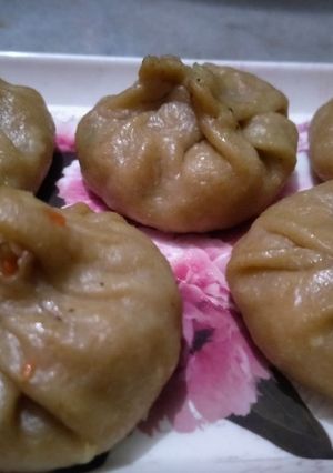 आटे के मोमोज (atte ke momos recipe in Hindi) रेसिपी मुख्य फोटो