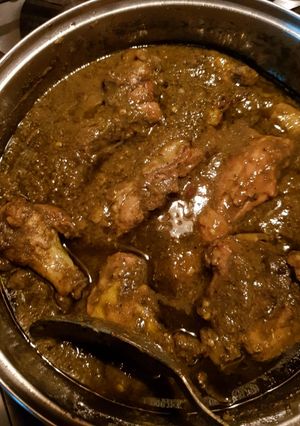 Una foto de Pollo en salsa verde