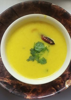 લસણ વાળી કઢી (Garlic Kadhi Recipe In Gujarati) રેસીપી મુખ્ય ફોટો