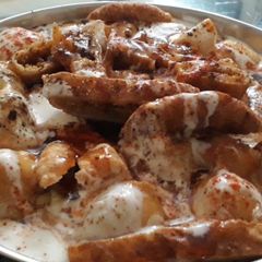 A picture of Dahi Bhalla.