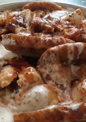 A picture of Dahi Bhalla.