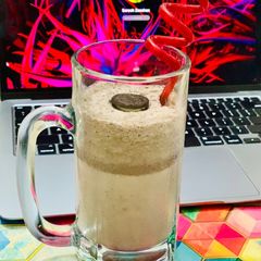 A picture of Oreo Shake.