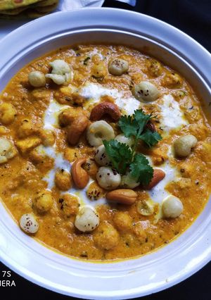 काजू मखाना सब्जी (Kaju makhana sabzi recipe in hindi) रेसिपी मुख्य फोटो