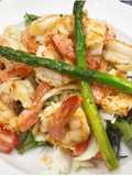 Pan fried prawns (shrimps) asparagus and fennel salad