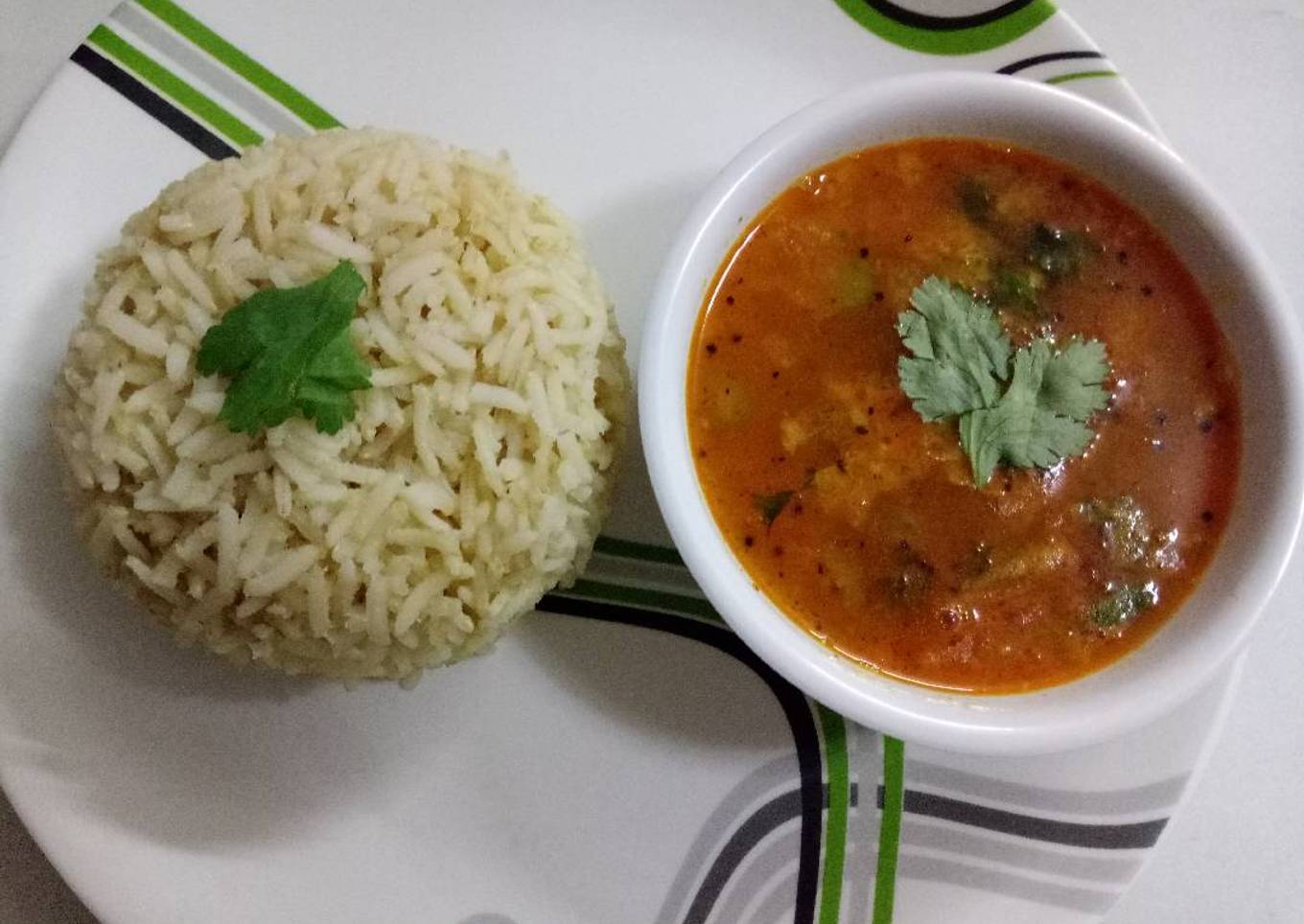 Gujarati khatti Meethi Tuar Dal