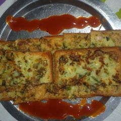 A picture of Bread pizza.