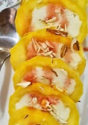 A picture of Stuffed mango ice cream.