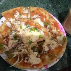 A picture of Aloo Kulcha Pizza.