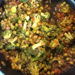 A picture of Broccoli and pea stew.