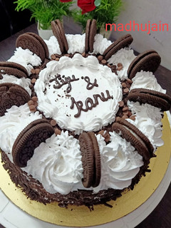 ओरियो बिस्कुट चॉकलेट केक (Oreo biscuit chocolate cake recipe in hindi) रेसिपी मुख्य फोटो