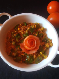 पनीर शिमला मिर्च (Paneer shimla Mirch recipe in Hindi) रेसिपी मुख्य फोटो