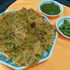 Makki Ki Roti (Indian Maize Flour Flat Roti) Punjabi Style A picture of Makki Ki Roti (Indian Maize Flour Flat Roti) Punjabi Style.