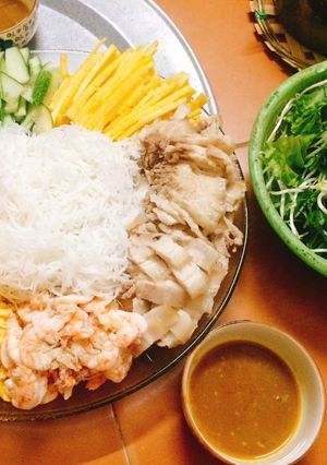 Hình của món Bún cuốn chấm mắm nêm.