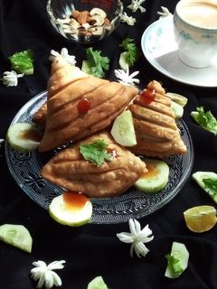 লেয়ারড সোয়া সমোসা (leyard soya samosa recipe in Bengali) রেসিপির প্রধান ছবি