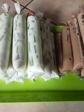 Langkah Mudah untuk Membuat Resep Es jelly melon dan capucino cincau yang Menggugah Selera Anti Ribet, Mantap Sekali