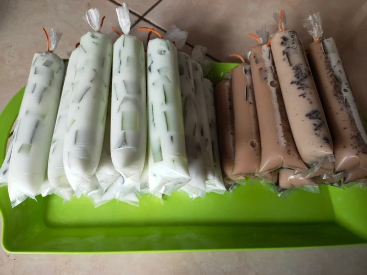 Langkah Mudah untuk Membuat Resep Es jelly melon dan capucino cincau yang Menggugah Selera Anti Ribet, Mantap Sekali
