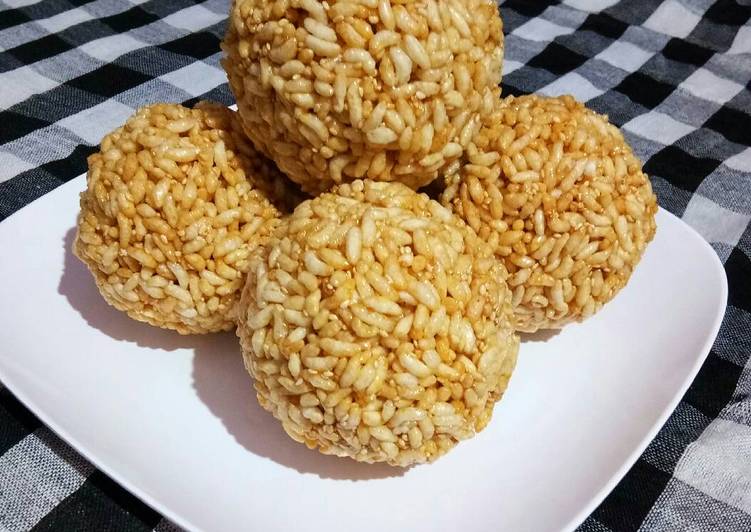 Steps to Make Super Quick Homemade Murmure til ke laddu