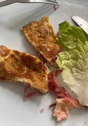 A picture of Sauerkraut omelette with cheese.