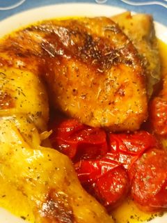 Una foto de Pollo asado con Leche de Coco al Curry y Cherrys