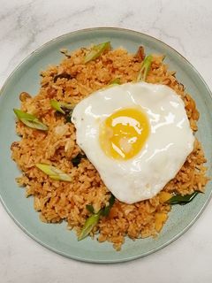 A picture of Gochujang fried rice.