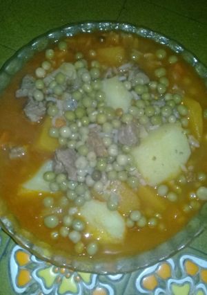 Una foto de Estofado de papas zapallo anco y chorizo colorado