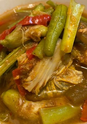 A picture of Thai Sour Curry with Mixed Vegetables (Gaeng Som Pak Ruam) – Fridge-Clearing Recipe.