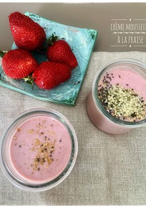 Une photo de Crème mousseuse à la fraise 🍓