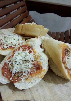 Foto resep Bruschetta low budget 😂