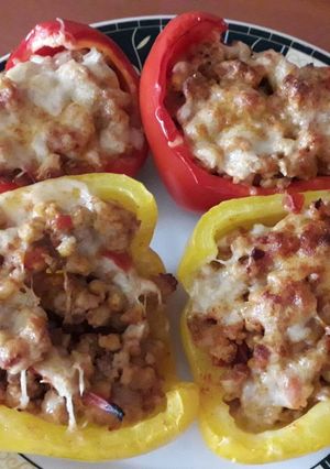 Darált hússal töltött kaliforniai paprika recept fotója