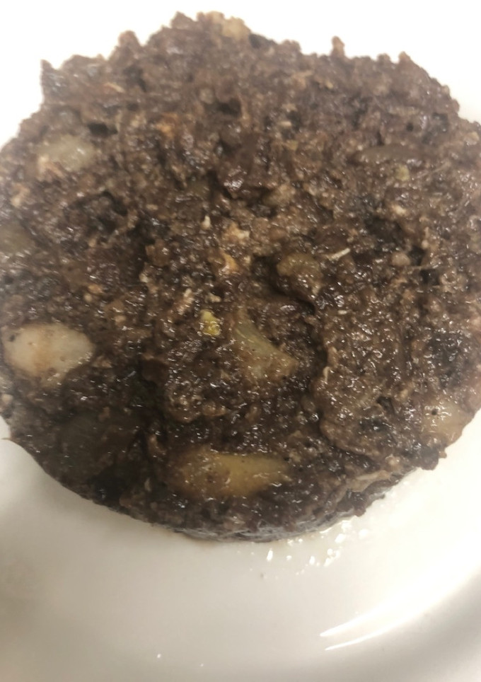 Una foto de 175. Revuelto de morcilla con peras (picoteo)