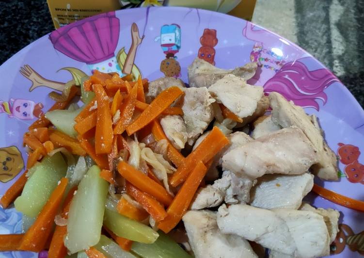Langkah Mudah untuk Membuat Ayam tumis untuk Diet ala fe, Bikin Ngiler