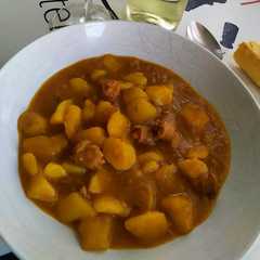 Una foto de Patatas a la riojana