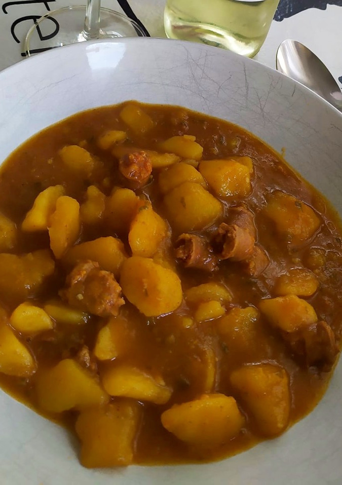 Una foto de Patatas a la riojana