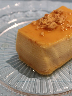 Una foto de Flan de turrón