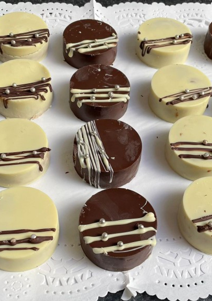 Una foto de Galletas sin horno en 5 minutos/ receta fácil, rica y rápida 👌👌