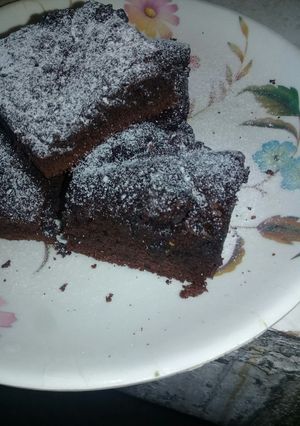 A picture of Fugdy chocalate brownie.