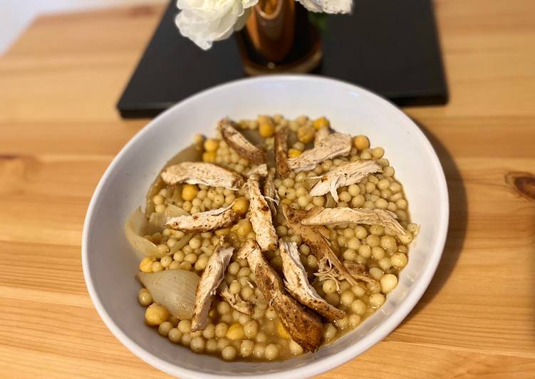 Moghrabieh - semolina dough with chicken