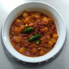 A picture of Dum aloo.