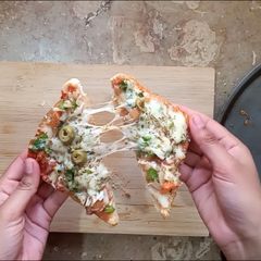 A picture of Easy & Quick Bread pizza.