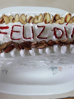 Una foto de Torta ángel de merengue almendras