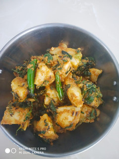 आलू मेथी की सब्जी (Aloo methi ki sabzi recipe in hindi) रेसिपी मुख्य फोटो