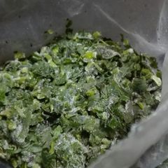 A picture of Freeze green coriander leaves.