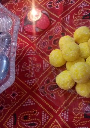 A picture of Kesariya Coconut laddu.
