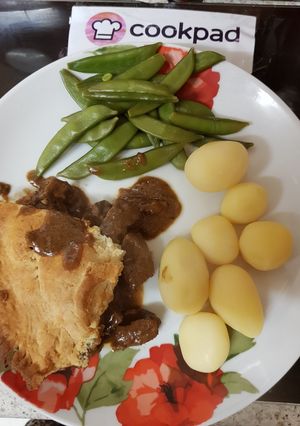 A picture of My Steak & Onion pie with Top Crust.