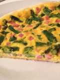 Quiche de espárragos verdes y jamón prosciutto